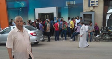 البنوك العاملة فى مصر تعاود العمل اليوم بعد إجازة عيد العمال