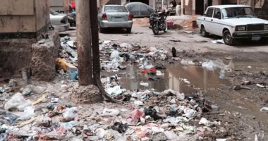 بالصور..القمامة والصرف الصحي تغمر أبراج الصيانة بغرب مدينة كفر الشيخ
