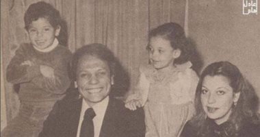 عادل إمام ينشر صورة نادرة مع عائلته.. عمرها أكبر من محمد إمام