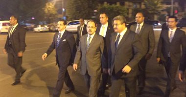 بالصور.. وزير الداخلية يفاجئ الأكمنة والارتكازات الأمنية بالقاهرة والجيزة