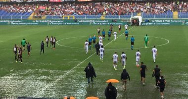إيقاف مباراة فيورنتينا وجنوى بسبب الأمطار الغزيرة على ملعب فيراريس