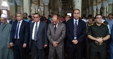 محافظ الفيوم ومدير الأمن ورئيس الجامعة يؤدون صلاة العيد بمسجد ناصر