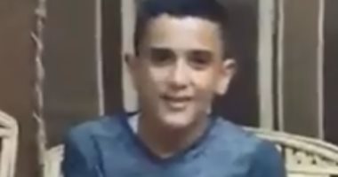 قارئ يشارك بفيديو لطفل موهوب بالغناء 