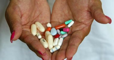 الإندبندت: شراء الأدوية عبر مواقع التواصل الاجتماعى يدمر الصحة