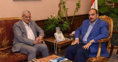 محافظ الإسكندرية يلتقى رئيس "المقاولون العرب" لمناقشة مشكلات نهضة مصر