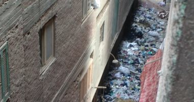 شكوى من انتشار القمامة بشارع "الحاج صابر" بشبرا الخيمة