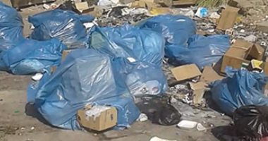 بالفيديو والصور.. النفايات الطبية بمستشفى كوم أمبو خطر يهدد المواطنين