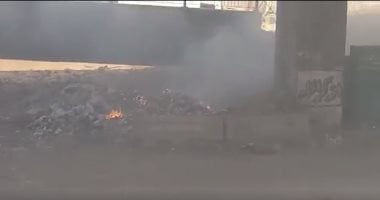 بالفيديو.. أهالى شارع التحرير يستغيثون من اشتعال الحرائق أسفل الدائرى