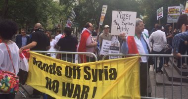 بالفيديو.. سوريون يتظاهرون ضد سياسات أمريكا بالشرق الأوسط بنيويورك