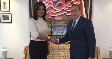 وزيرة الهجرة تستقبل رئيس الجالية المصرية لباريس ضمن دعوة "لم الشمل"