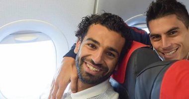 محمد صلاح ينشر صورته على متن الطائرة قبل لقاء تورينو اليوم