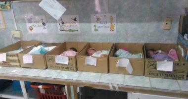 بالصور.. وضع الأطفال الرضع فى "كراتين" بإحدى مستشفيات فنزويلا 