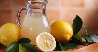 استخدمى ماسك الزبادى وعصير الليمون لإزالة البقع الداكنة
