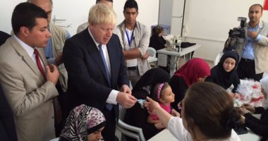 بالصور.. وزير خارجية بريطانيا يزور مخيمات اللاجئين السوريين فى تركيا