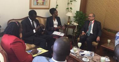 مساعد وزير الخارجية يبحث مع وفد برلمانى أوغندى تعزيز العلاقات المشتركة