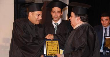 أكاديمية الألسن للغات تمنح الدكتور حسن يوسف الدكتوراه الفخرية
