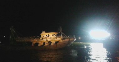 التحفظ على بحارة السفينة اليمنية المحترقة بالبحر الأحمر بعد إنقاذهم
