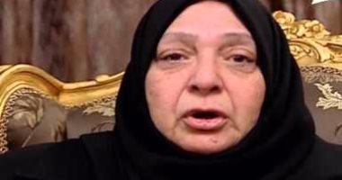 والدة شهيد باكية: "أقسم بالله اللى يتكلم عن مصالحة مع الإخوان هموت ابنه"