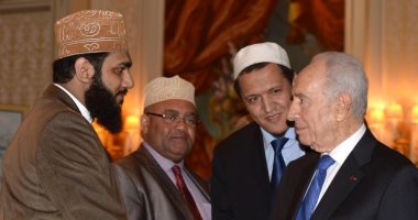 رئيس أئمة المسلمين بفرنسا يثير أزمة بعد دعوته للصلاة على روح شيمون بيريز