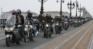 مسيرة لسائقى الدرجات النارية بفرنسا احتجاجا على قرار حظر سيرهم بالشوارع