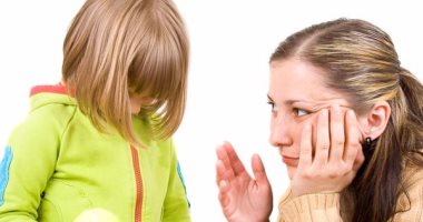 5 طرق للتغلب على خوف طفلك من المدرسة.. "الحوار هو بداية الحل"