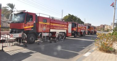 3 سيارات إطفاء تؤمن موقع كسر ماسورة غاز بالتجمع الأول تحسبا لاندلاع حريق