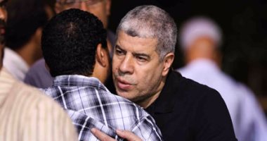 أحمد شوبير وعمرو الليثى وكمال أبو رية فى عزاء مظهر أبو النجا