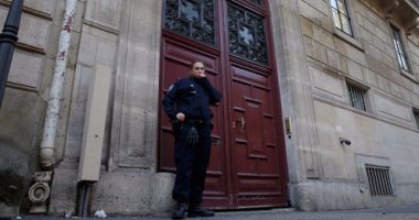 بالفيديو.. الشرطة الفرنسية تمشط محيط فندق باريس عقب سرقة كاردشيان