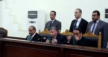 "جنايات القاهرة" تبدأ محاكمه 7 متهمين فى أحداث عنف بالمقطم