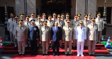 الرئيس السيسي يشيد بجهود القوات المسلحة فى التصدى للعمليات الإرهابية