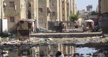 بالفيديو والصور.. سكان "الضواحى" ببورسعيد يشكون انتشار القمامة ومياه الصرف