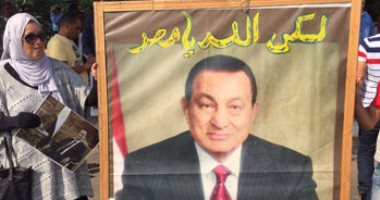 بالصور.. بدء احتفالية "أنصار مبارك" بانتصارات أكتوبر أمام مستشفى المعادى