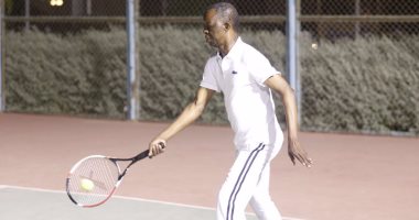 بالفيديو.. رئيس البرلمان الافريقى يلعب التنس فى شرم الشيخ