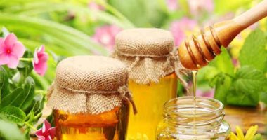 "عسل النحل".. أفضل الأسلحة لتقوية الجلد الضعيف فى الشتاء