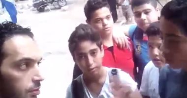 بالفيديو.. تلاميذ عن واقعة ضرب طالب مدرسة الزعفران: ألقى زجاجة على المدرس