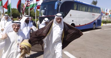 بالفيديو والصور.. نواب ومسئولو الكويت أول وفد عربى كامل يصل مقر احتفال البرلمان