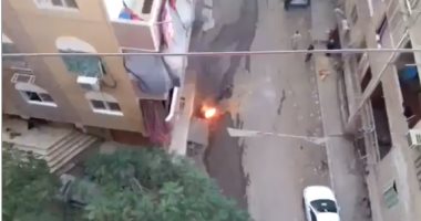 بالفيديو.. اشتعال كابل كهرباء يثير ذعر أهالى شارع النصر فى طرة