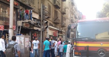 قارئ يشارك بصور جديدة لآثار حريق متجر ملابس فى شارع عبد الخالق ثروت