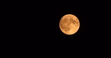 العالم يشهد ظاهرة "القمر العملاق" مساء اليوم 