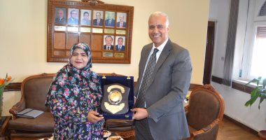 جامعة الإسكندرية تستقبل الملحق الثقافية لسلطنة عمان