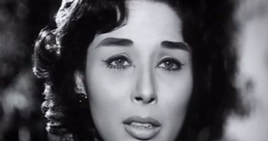 وفاة شادية تبكى لبنى عبد العزيز: فقدنا قيمة فنية كبيرة بالوطن العربى..فيديو