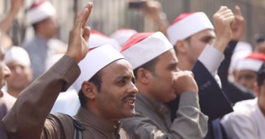 بالصور.. الأوقاف: تكلف رئيس القطاع الدينى ببحث مطالب الخطباء المتظاهرين أمام" النواب "