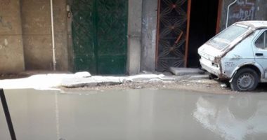 أهالى شارع العلقامى بالإسكندرية يشكون من مياه الصرف الصحى