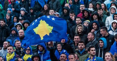 فيفا يبدأ إجراءات انضباطية ضد منتخبى كوسوفو وكرواتيا بسبب هجوم الجماهير