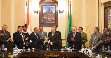 جامعة القاهرة توقع برتوكول تعاون مع المركز القومى لمكافحة الفساد