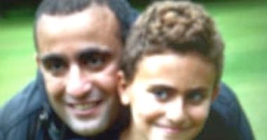 أحمد السقا ينشر صورة له مع ابنه على أنستجرام.. معلقا: أيام اسكتلندا