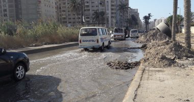 بالصور.. تعطل مشروع الصرف بـ"المندرة" شرق الإسكندرية يتسبب فى غرق المنطقة
