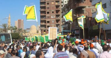 بالصور.. المئات يتوافدون على دسوق للاحتفال بـ"مولد إبراهيم الدسوقى" 