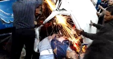 قارئ يشارك بفيديوهات جديدة لمحاولة إنقاذ مصابى حادث أتوبيس مدينة نصر