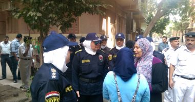 بالصور.. الشرطة النسائية تؤمن مدارس البنات وتضبط 4 حالات معاكسة بالقاهرة